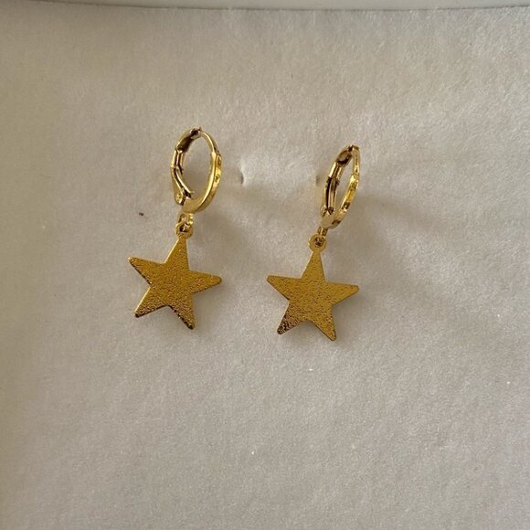 Golden Star Earrings - Picture 6 of 6